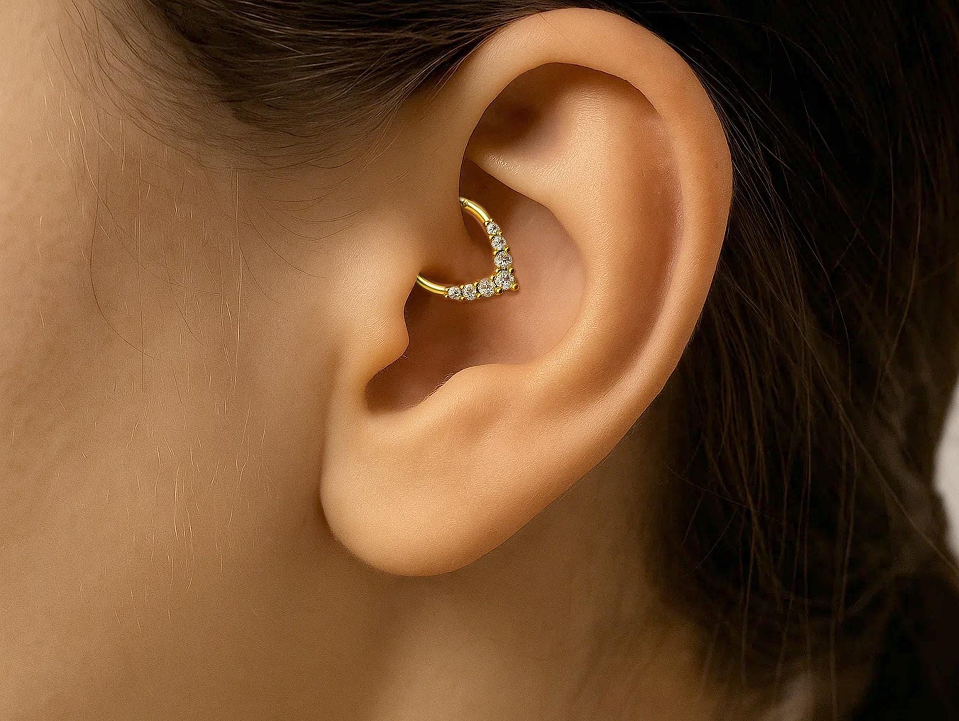 14K Gold Clicker hoop ring V-shape Segment Hinged Ring for Septum, Daith, Cartilage 16G Body Jewellery with Gemstones - Diameter size 8mm